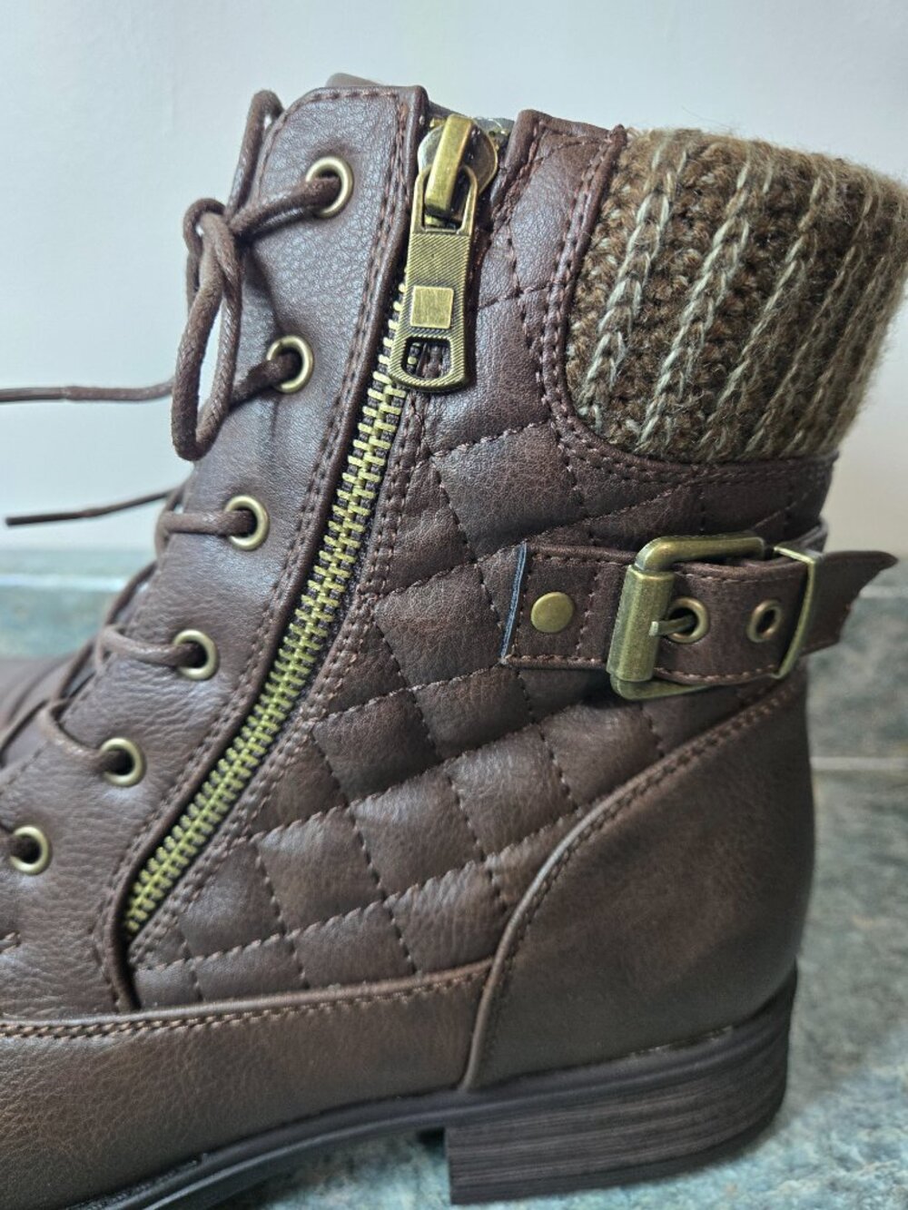 GLOBALWIN Women's Brown Ankle Booties Combat-Style Fashion Boots Size 9 Low Heel - Picture 6 of 11